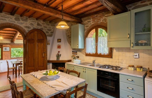 Montevarchi Villa | Preciosa casa de vacaciones privada con WIFI, piscina privada, TV, balcón, vista panorámica