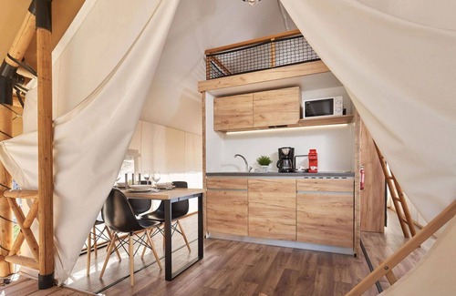 IJhorst Casa | Estupenda casa de vacaciones privada para 4 personas con piscina, WIFI, A/C, TV y terraza