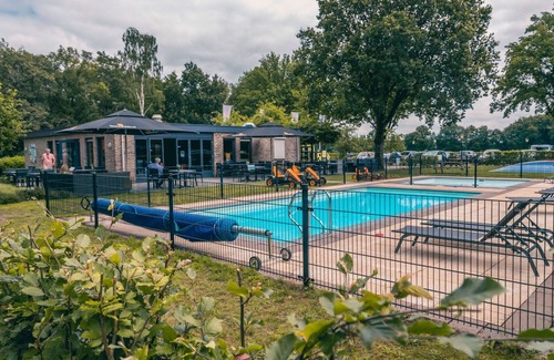 IJhorst Casa | Estupenda casa de vacaciones privada para 4 personas con piscina, WIFI, A/C, TV y terraza