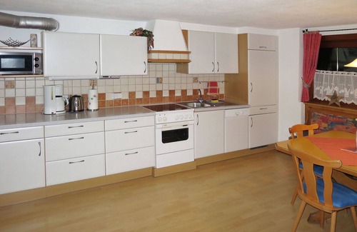 Distelberg Casa | Maravillosa casa de vacaciones privada para 8 personas con WIFI, piscina, TV y patio