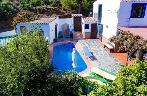 Almuñécar Villa | Casa de vacaciones privada con piscina privada, WIFI, TV, terraza, mascotas permitida, aparcamiento