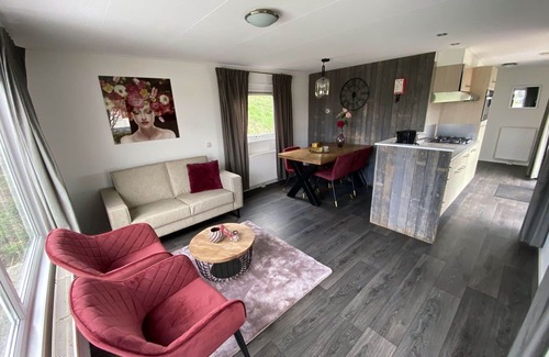 Dordtse Biesbosch Casa | Maravillosa casa de vacaciones privada para 4 personas con WIFI, TV y terraza