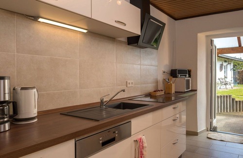 Manderscheid Casa | Estupenda casa de vacaciones privada para 7 personas con WIFI, TV y patio