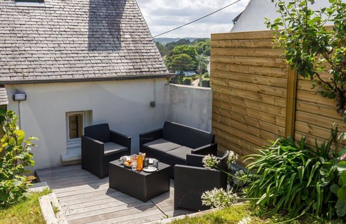 Locquirec Casa | Maravillosa casa de vacaciones privada para 4 personas con WIFI, TV, patio y mascotas permitida