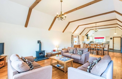 Loch Ness Casa | Maravillosa casa de vacaciones privada para 6 personas con WIFI, TV, patio y vista panorámica