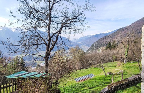 Preore Casa | Preciosa casa de vacaciones privada con TV, patio, mascotas permitida y vista panorámica