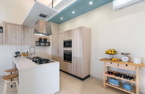 Rosolini Villa | Preciosa casa de vacaciones privada con A/C, piscina privada, WIFI, TV, terraza y vista panorámica