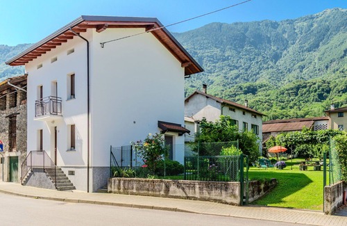 Piantedo Casa | Maravillosa casa de vacaciones privada para 5 personas con WIFI, TV, patio y mascotas permitida