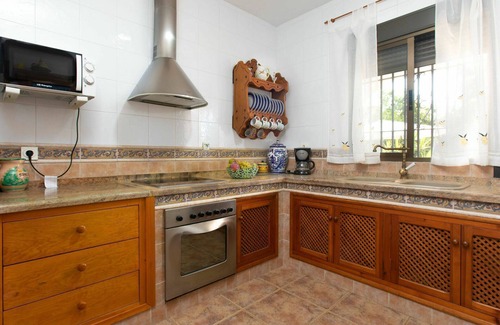 Motril Casa | Preciosa casa de vacaciones privada con WIFI, A/C, piscina privada, TV, terraza y mascotas permitida