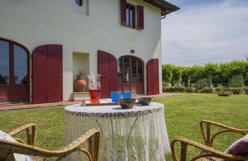 Lari Villa | Estupenda casa de vacaciones privada para 9 personas con WIFI, TV y patio