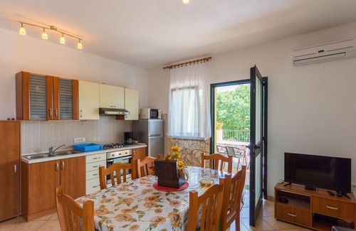 Strmac Casa | Maravillosa casa de vacaciones privada con A/C, piscina privada, WIFI, terraza y aparcamiento