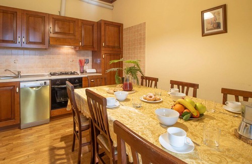 Casenuove Villa | Estupenda casa de vacaciones privada con piscina privada, A/C, WIFI, TV, patio, vista panorámica