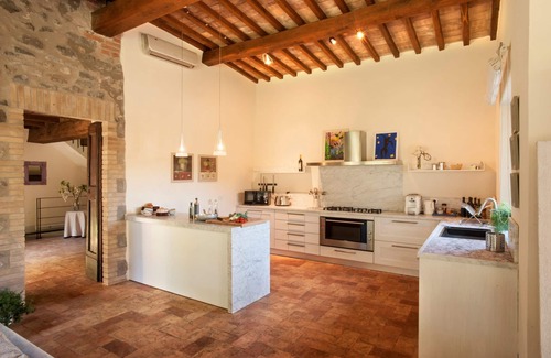 Porano Villa | Maravillosa casa de vacaciones privada para 10 personas con A/C, WIFI, piscina privada, TV y patio