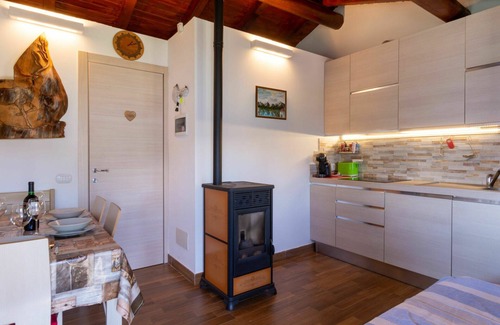 Sorico Casa | Preciosa casa de vacaciones privada para 4 personas con jacuzzi, TV, patio y mascotas permitida