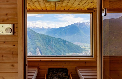 Sorico Casa | Preciosa casa de vacaciones privada para 4 personas con jacuzzi, TV, patio y mascotas permitida