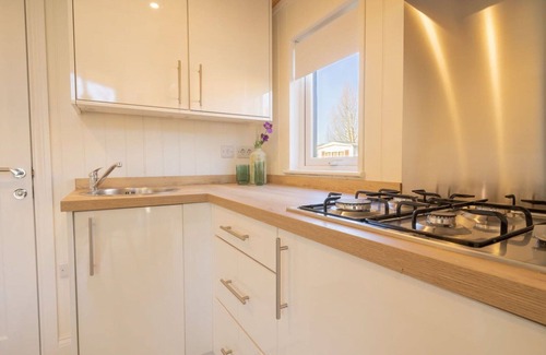 Susteren Casa | Preciosa casa de vacaciones privada para 4 personas con WIFI, piscina, TV y terraza