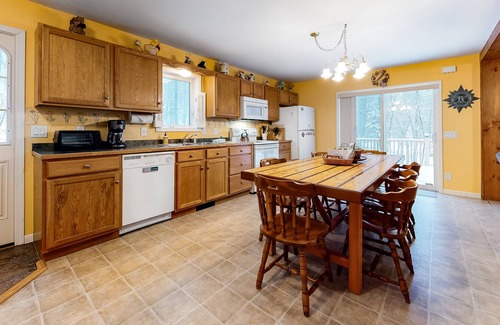 Eidelweiss Village Casa | Wonderful Retreat in the Trees W/ Fast WiFi, Furnished Deck, Fireplace & More