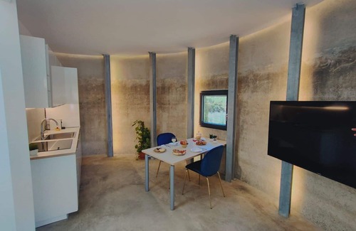 Civezza Villa | Estupenda casa de vacaciones con A/C, WIFI, piscina privada, TV, patio y mascotas permitida