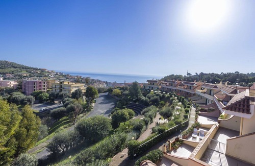 Pantai Casa | Estupenda casa de vacaciones para 6 personas con piscina, WIFI, TV y terraza