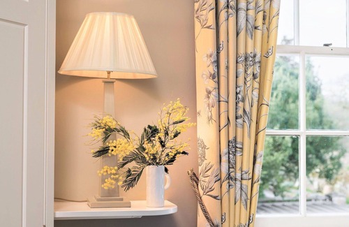 Saltash Casa | Maravillosa casa de vacaciones para 19 personas con WIFI, piscina, TV, terraza y mascotas permitida