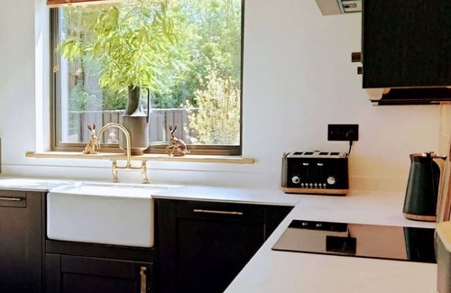 Howlett End Casa | Estupenda casa de vacaciones para 4 personas con WIFI, TV y terraza