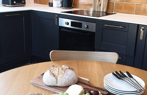 Howlett End Casa | Estupenda casa de vacaciones para 4 personas con WIFI, TV y terraza