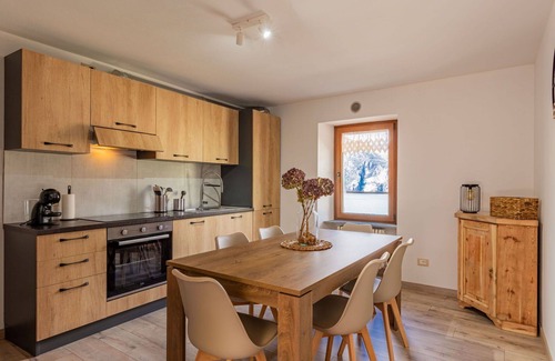 Verceia Casa | Maravillosa casa de vacaciones para 5 personas con WIFI, TV y terraza