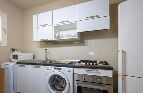 Asti Casa | Preciosa casa de vacaciones para 5 personas con piscina privada, WIFI, TV y patio