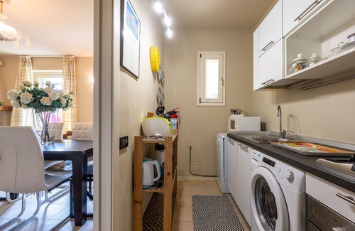 Asti Casa | Preciosa casa de vacaciones para 5 personas con piscina privada, WIFI, TV y patio