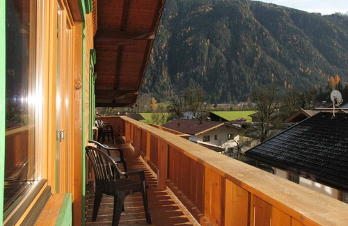 Burgstall Villa | Estupenda casa de vacaciones para 14 personas con WIFI, TV y balcón