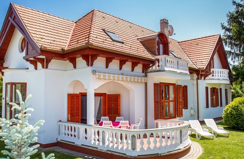 Balatonbereny Casa | Casa de vacaciones con A/C, WIFI, piscina privada, TV, terraza, mascotas permitida, aparcamiento