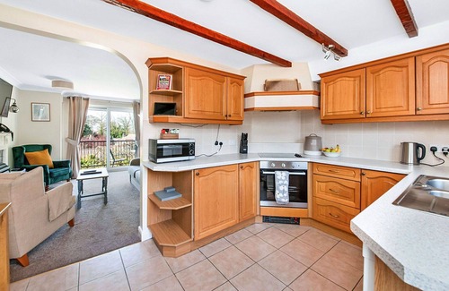 Thirsk Casa | Estupenda casa de vacaciones para 4 personas con jacuzzi, WIFI, piscina y terraza