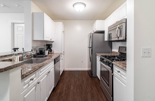 Woburn Apartamento | Wonderful Woburn 2BR w/ In-Unit W/D, close to Restaurants, by Blueground