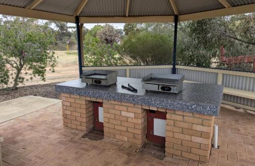 Wongan Hills Otro | Wongan Hills Caravan Park