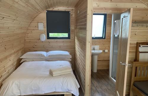 Abercwmboi Casa | Wonky Pod 8 Pet Free
