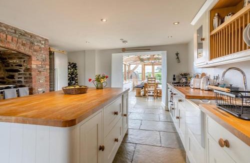 Llanfihangel Tal-y-llyn Casa | Wood Farm Barn
