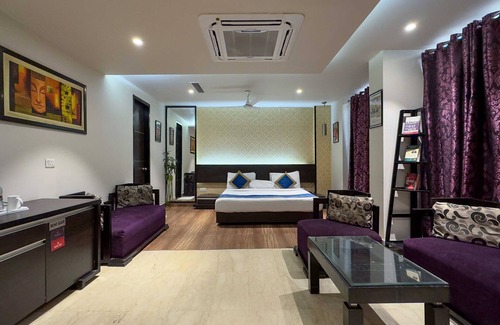 Anand Vihar Hotel | Woodapple Residency