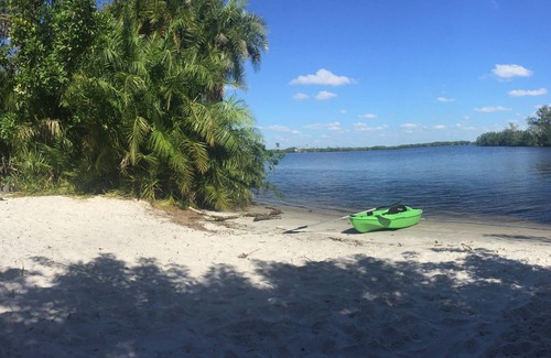Punta Gorda Alquiler De RV | Wooded land