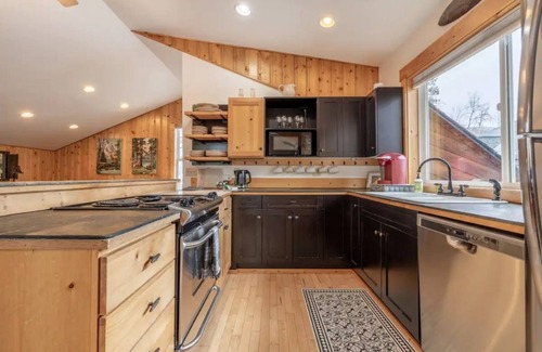 Leavenworth Apartamento | Wooded Retreat Guesthouse on 5 AC yet within 3min of downtown Leavenworth!
