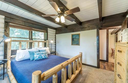 Demorest Casa | Wooden Cabin with Hot-Tub and Pool Table in Demorest, Georgia