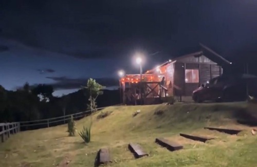 Ouro Preto Chalet De Esquí | Wooden chalet in honor of my late grandmother from Ouro Preto