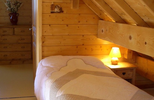 Mont-Dore Hotel | CHALET DE MADERA + SPA "Les Ecureuils" N ° 1 (4 estrellas) LE MONT DORE / VISTA DE LAS MONTAÑAS