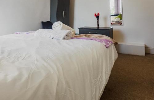 Stoke-on-Trent Apartamento | WoodHus Lodge Fantastic Large Double Room 3