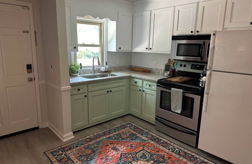 Travelers Rest Apartamento | WOODLAND APARTMENT - An open concept 1-bedroom in charming Travelers Rest