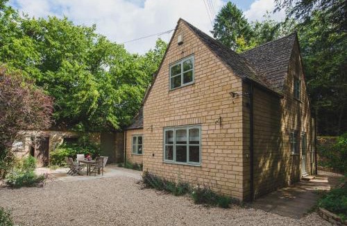 Temple Guiting Casa | Woodland Cottage
