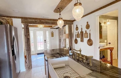 Royal Cabaña | Woodland Cottage *Newly Remodeled*