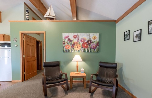 Bayfield Apartamento | Woodland Lodging | Cozy Two-Level Retreat