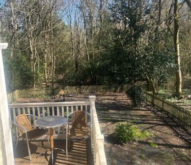 St Leonards-On-Sea Complejo | Woodland Retreat Entire Holiday Home in Hastings
