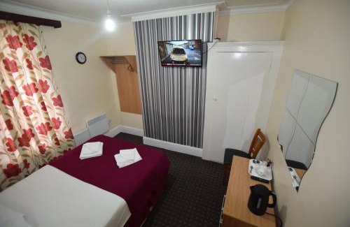 Clementswood Hotel | Woodlands Lodge Ilford