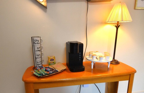 Tupelo Cabaña | Woodlawn Cottage Joyner Area Sleeps 8